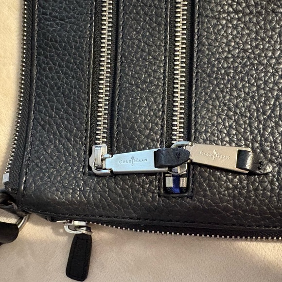 ColeHahn Black Pebbled Leather Crossbody Bag with Dual Zip Front - Picture 2 of 8